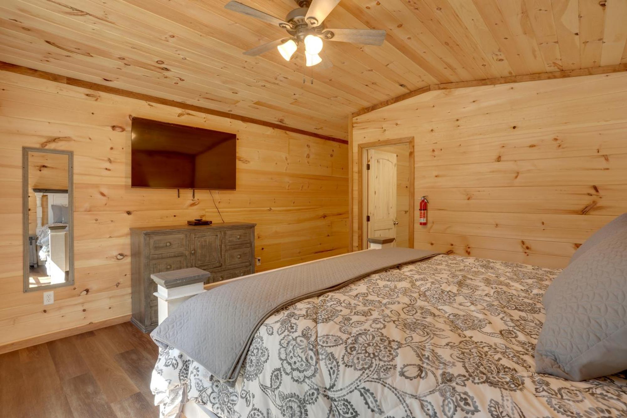 Lakeside Trenton Cabin On 7-Acre Property! Екстер'єр фото
