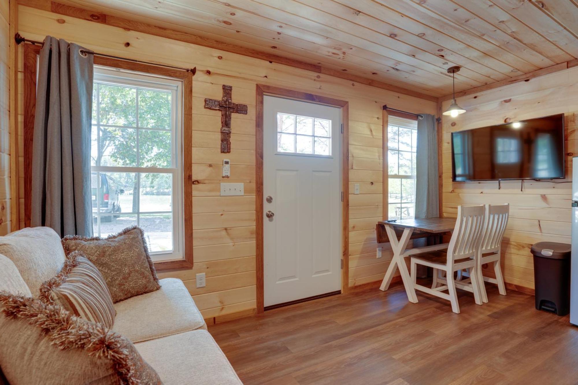 Lakeside Trenton Cabin On 7-Acre Property! Екстер'єр фото