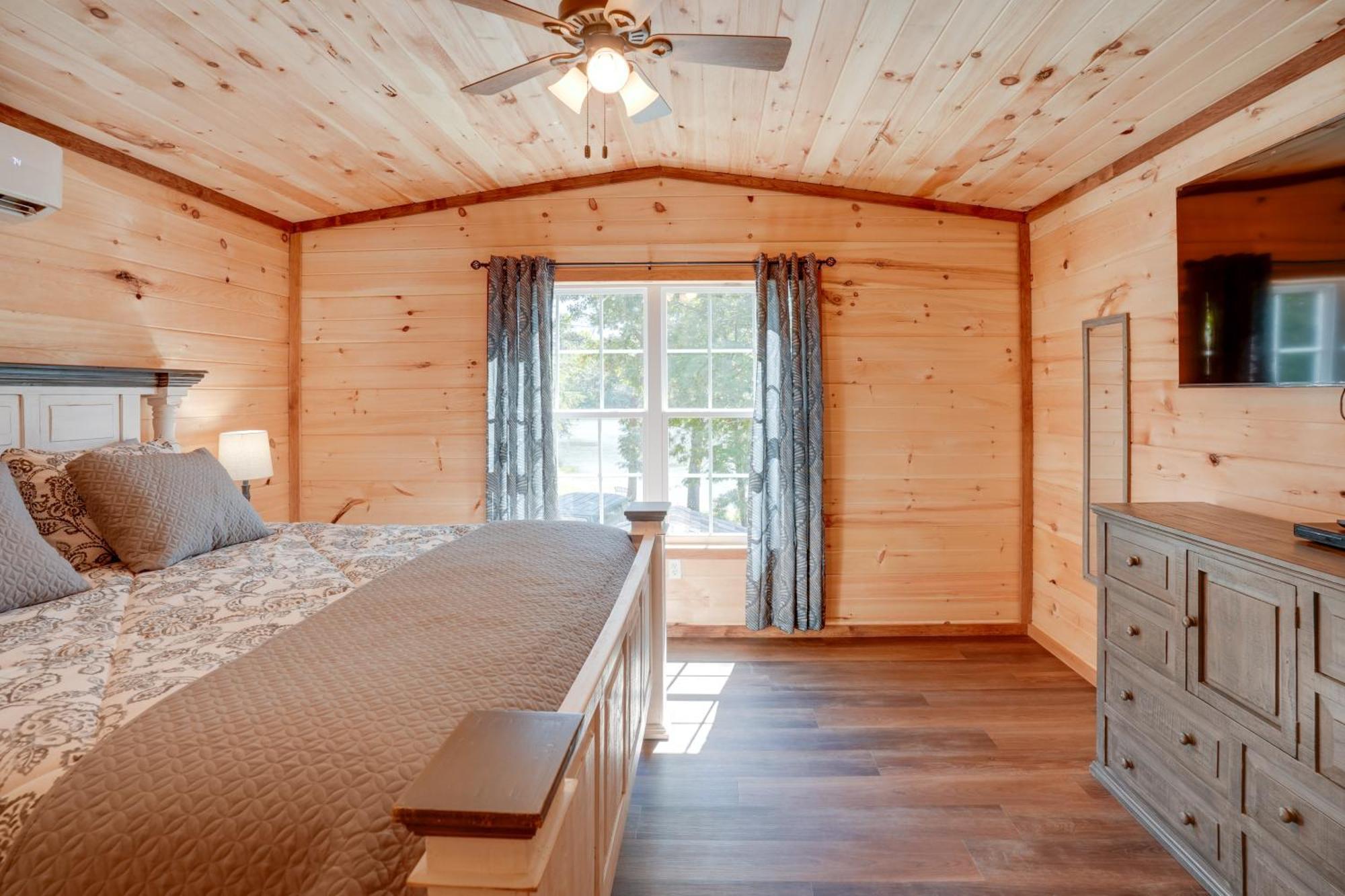 Lakeside Trenton Cabin On 7-Acre Property! Екстер'єр фото